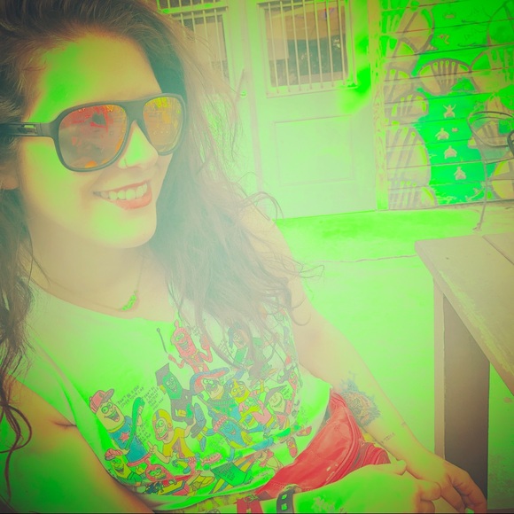 Meet your Posher, Sara - Picture 13 of 13